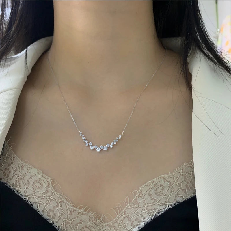 100% 18K White Gold Pendant Real Natural Diamond Necklace Wedding Party Jewelry Luxurious Smile Shape Desgin for Women