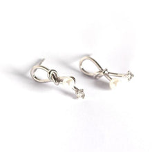 925 Sterling Silver Stud Simple Knot Shell Pearl CZ Earrings