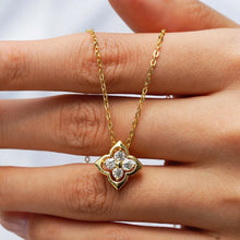 Luxury 100% Real 18k Gold Women's Transporter Lucky Grass Pendant Moissanite Diamond Necklace