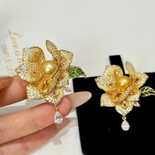S925 Gold Round Natural Freshwater Pearl Flower Leaf Pin 10-11mm Pearl Jewelry Suitable for Skirts and Clothing
