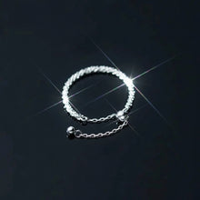 Silver bracelet with chain on a black background, featuring the brand 'GEEZENCA'.