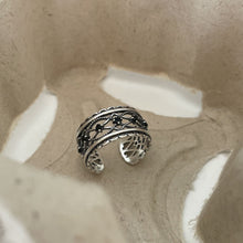 925 Sterling Silver  Vintage Style Twisted Knot Black Onyx Accents in Open Adjustable Ring