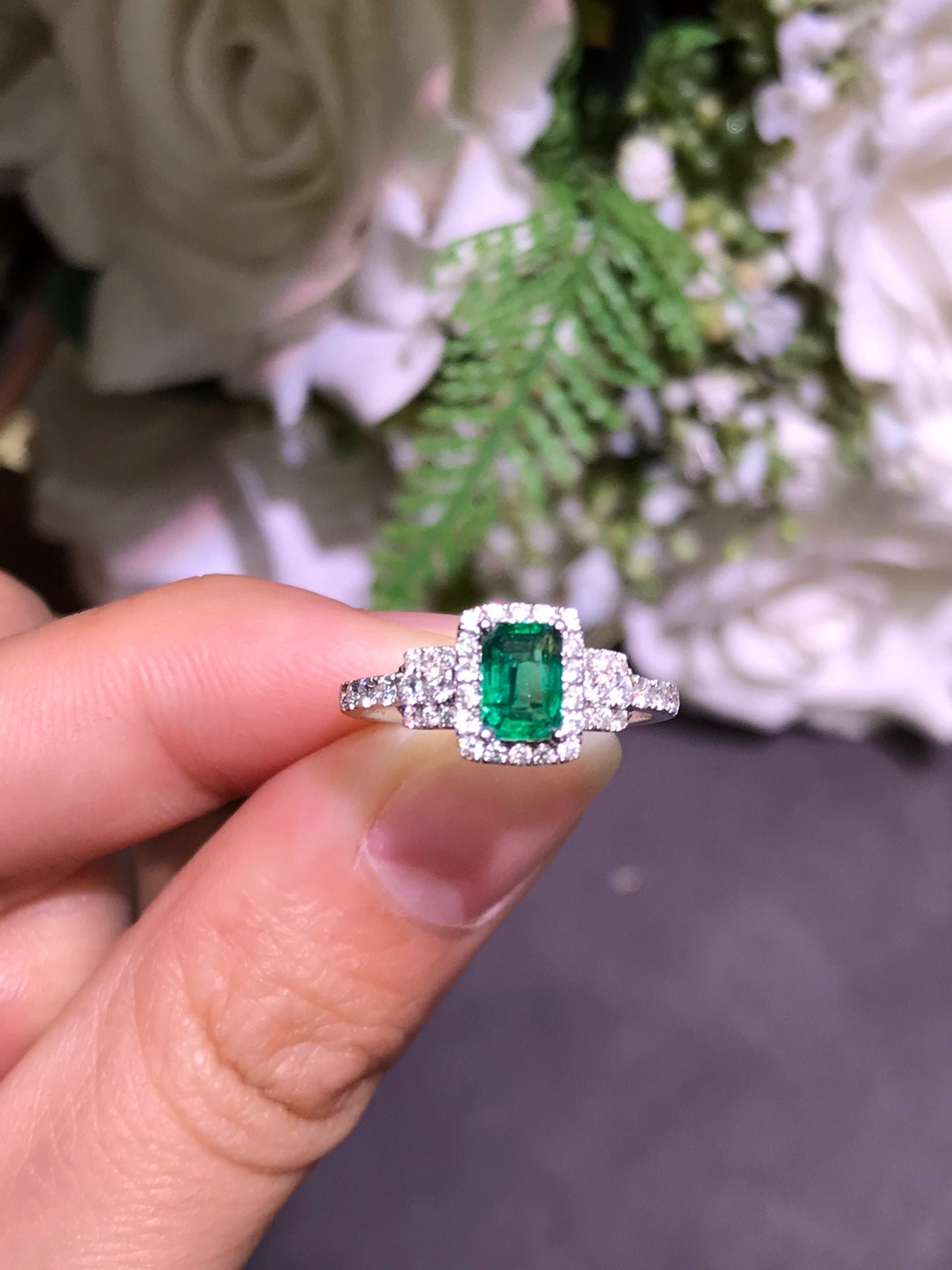 18K White Gold With Octagonal Emerald Ring