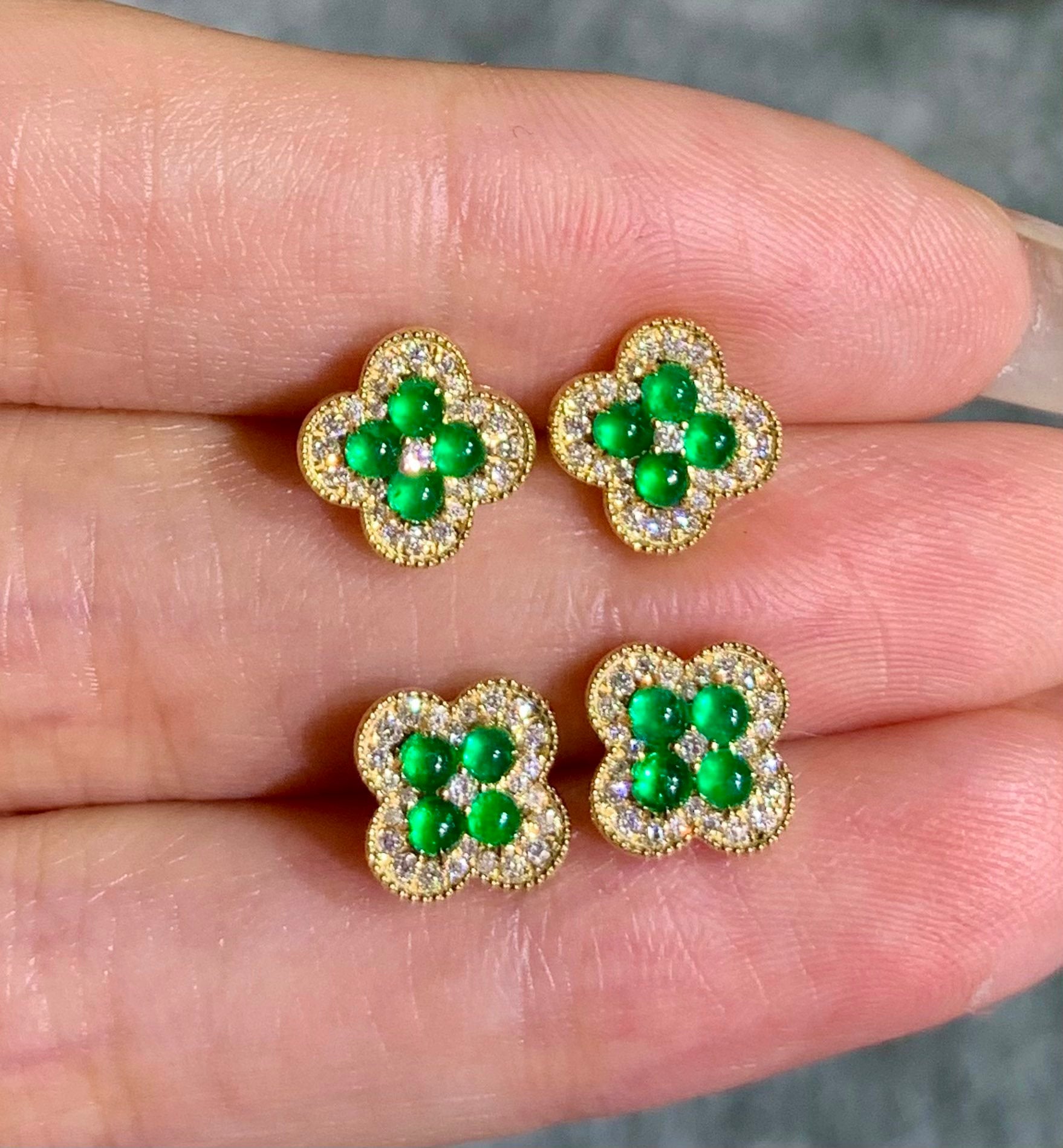 18K White Gold With Emerald Clover Earrings