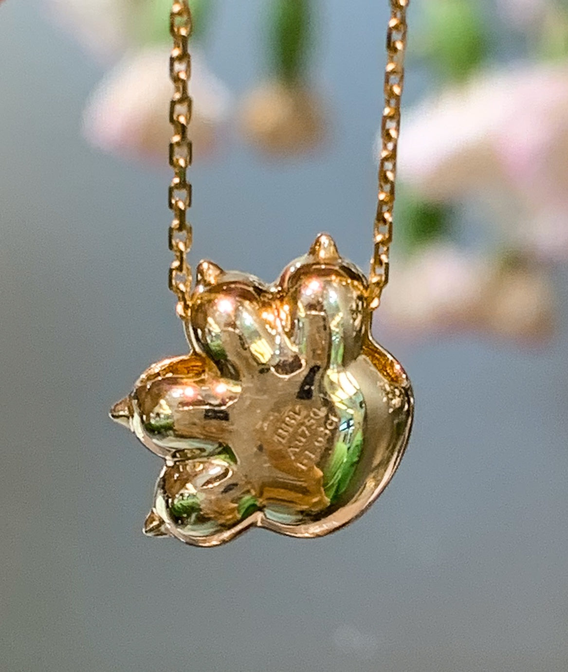18K Yellow Gold With Emerald Cat Claw Pendant Necklaces