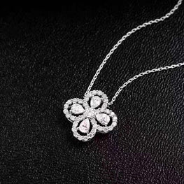Four Leaf Shape 18K Gold Real Natural Diamond Fine Jewelry Necklace Gifted for Women 18 Inch Link Chain Au750